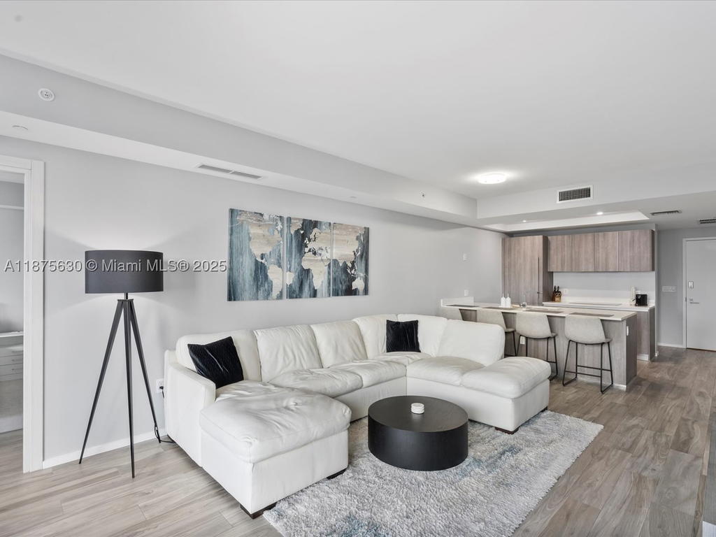 Real estate property located at 801 Miami Ave #4402, Miami-dade, 801 Sma Residences Condo, Miami, FL