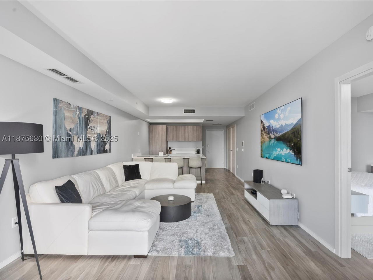 Real estate property located at 801 Miami Ave #4402, Miami-dade, 801 Sma Residences Condo, Miami, FL