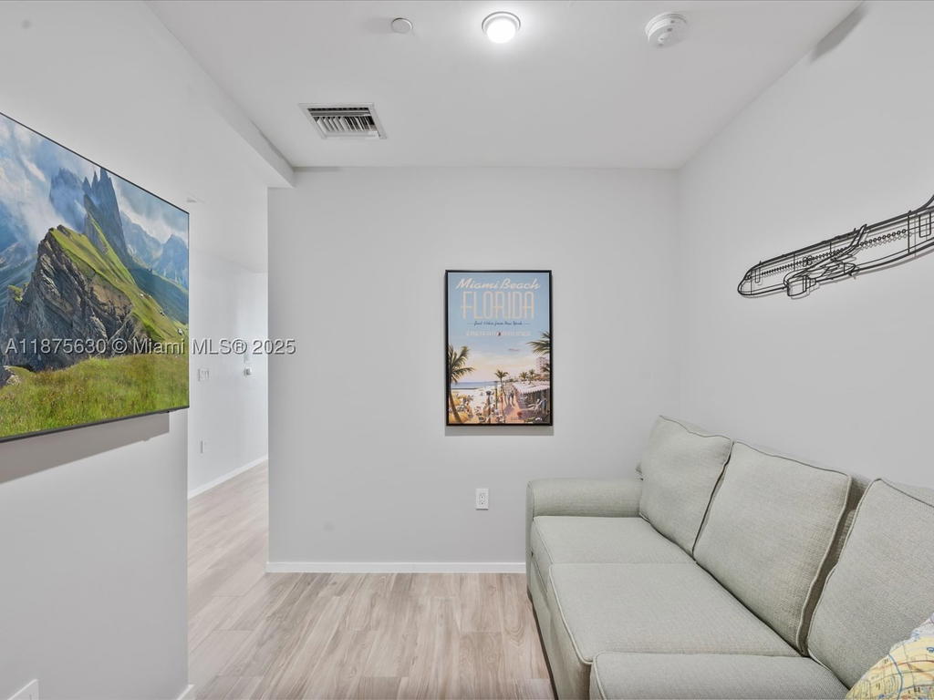Real estate property located at 801 Miami Ave #4402, Miami-dade, 801 Sma Residences Condo, Miami, FL