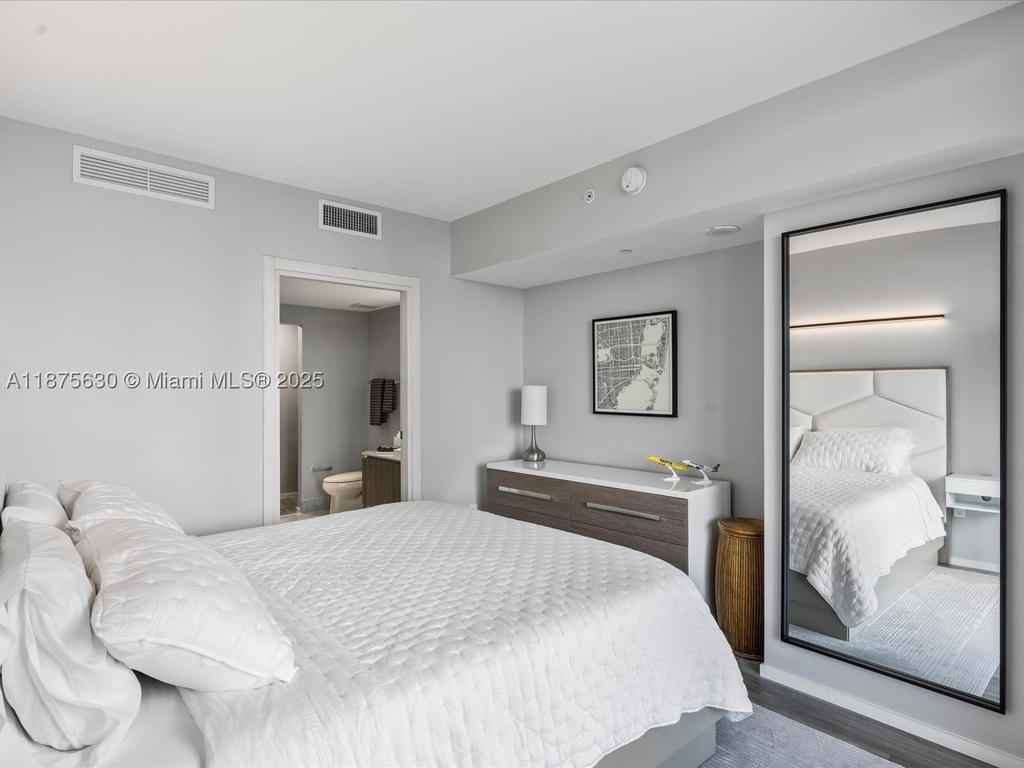 Real estate property located at 801 Miami Ave #4402, Miami-dade, 801 Sma Residences Condo, Miami, FL