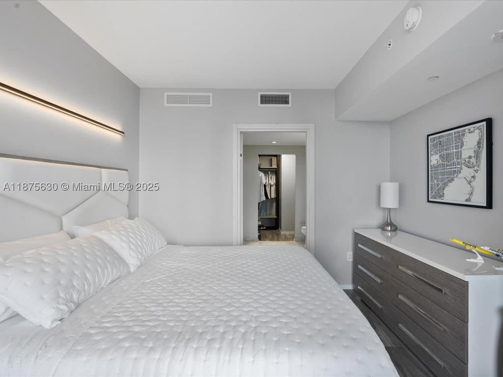 Real estate property located at 801 Miami Ave #4402, Miami-dade, 801 Sma Residences Condo, Miami, FL