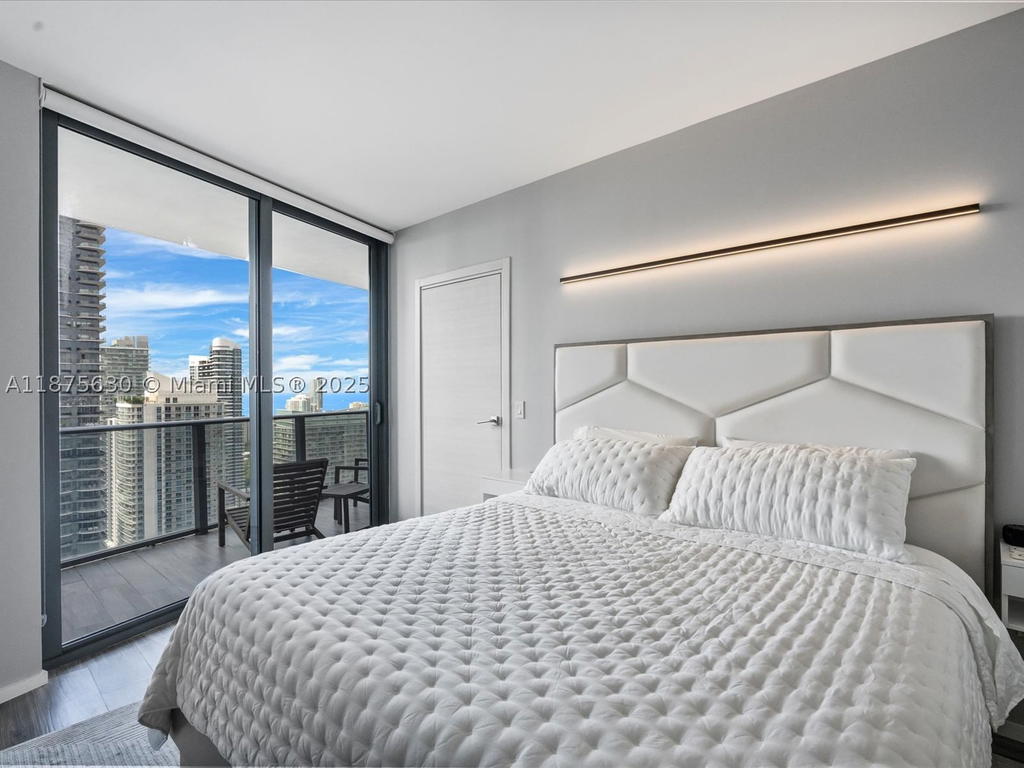 Real estate property located at 801 Miami Ave #4402, Miami-dade, 801 Sma Residences Condo, Miami, FL