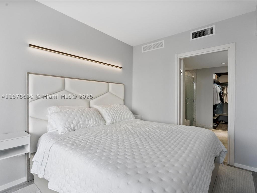 Real estate property located at 801 Miami Ave #4402, Miami-dade, 801 Sma Residences Condo, Miami, FL