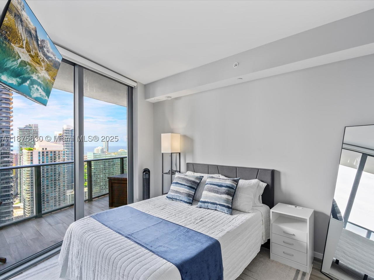 Real estate property located at 801 Miami Ave #4402, Miami-dade, 801 Sma Residences Condo, Miami, FL