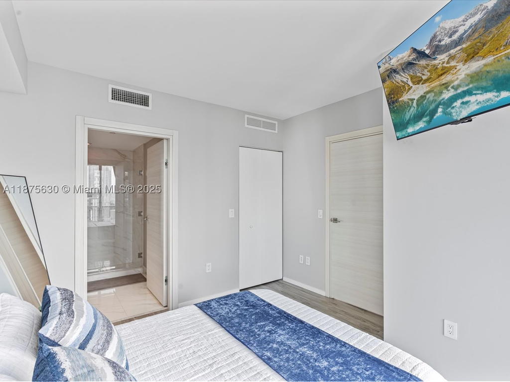 Real estate property located at 801 Miami Ave #4402, Miami-dade, 801 Sma Residences Condo, Miami, FL