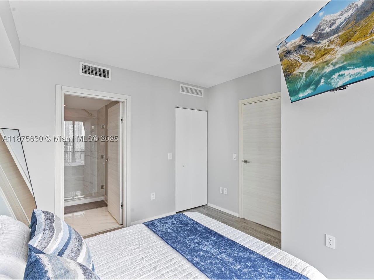 Real estate property located at 801 Miami Ave #4402, Miami-dade, 801 Sma Residences Condo, Miami, FL