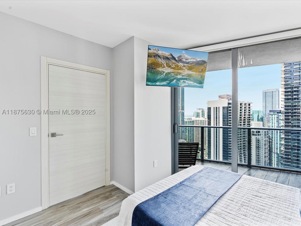 Real estate property located at 801 Miami Ave #4402, Miami-dade, 801 Sma Residences Condo, Miami, FL