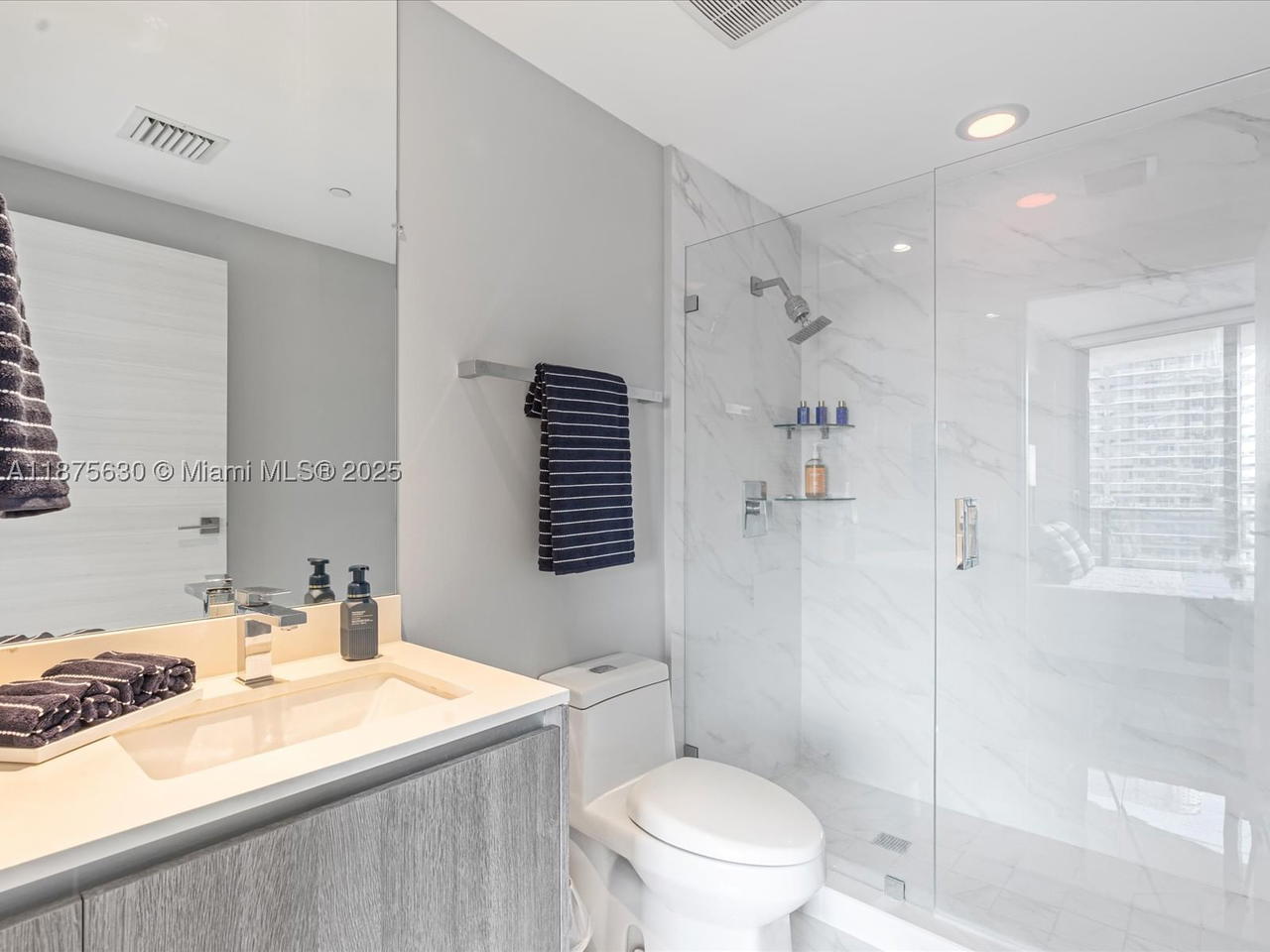 Real estate property located at 801 Miami Ave #4402, Miami-dade, 801 Sma Residences Condo, Miami, FL