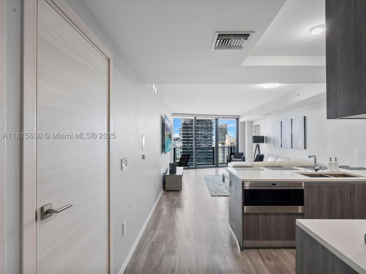 Real estate property located at 801 Miami Ave #4402, Miami-dade, 801 Sma Residences Condo, Miami, FL