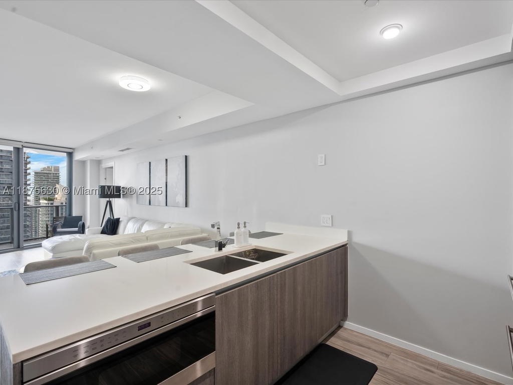 Real estate property located at 801 Miami Ave #4402, Miami-dade, 801 Sma Residences Condo, Miami, FL