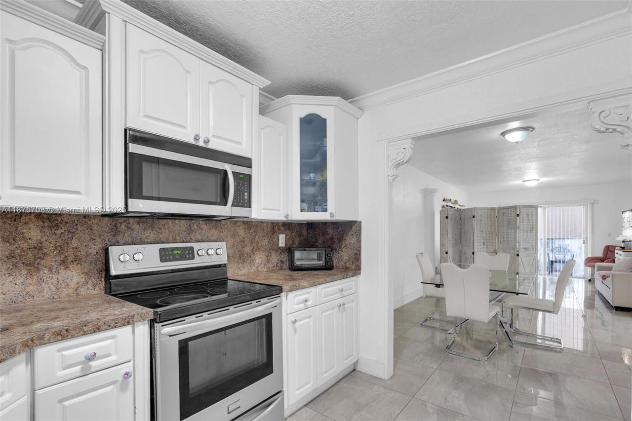 Real estate property located at 1630 46th St #406E, Miami-dade, Silver Spring Tower Condo, Hialeah, FL