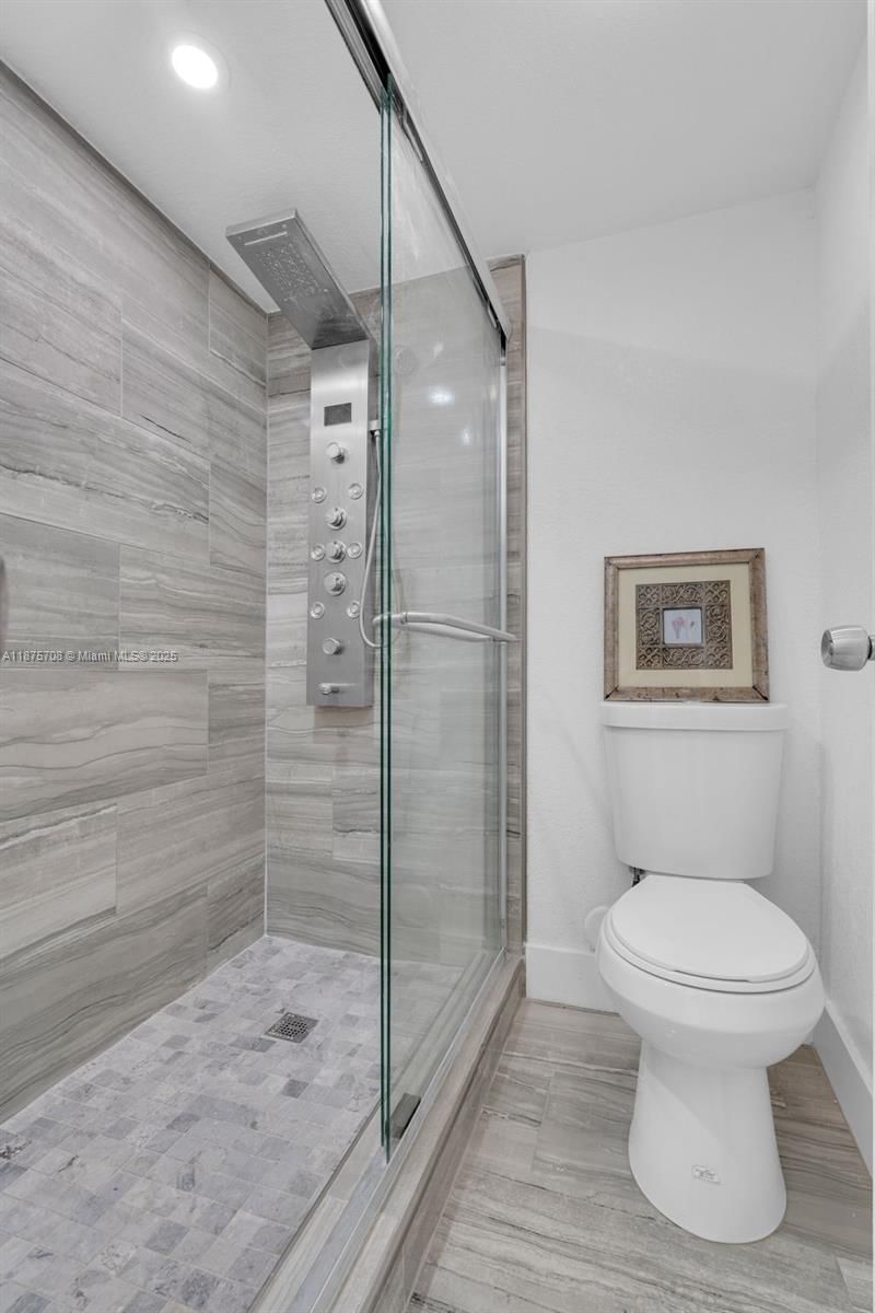 Real estate property located at 1630 46th St #406E, Miami-dade, Silver Spring Tower Condo, Hialeah, FL