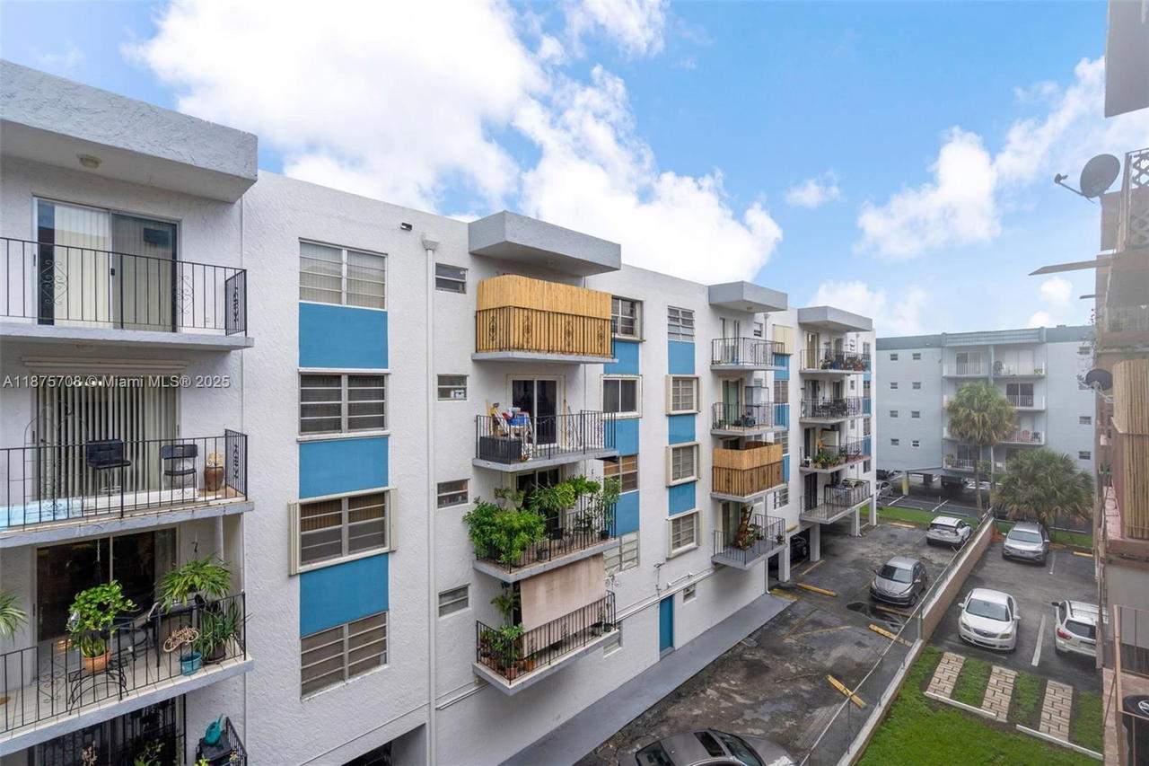 Real estate property located at 1630 46th St #406E, Miami-dade, Silver Spring Tower Condo, Hialeah, FL