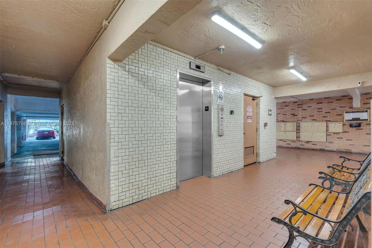 Real estate property located at 1630 46th St #406E, Miami-dade, Silver Spring Tower Condo, Hialeah, FL