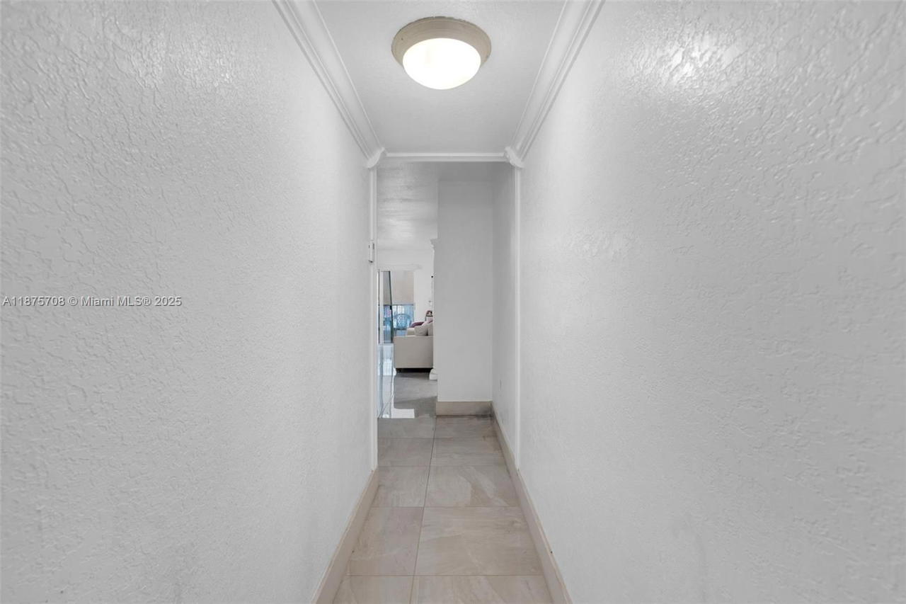 Real estate property located at 1630 46th St #406E, Miami-dade, Silver Spring Tower Condo, Hialeah, FL