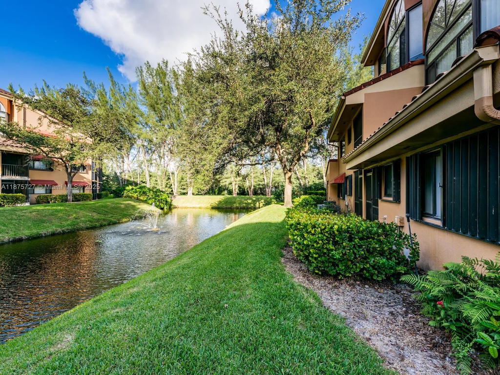 Real estate property located at 15489 Miami Lakeway N #202-3, Miami-dade, Celebration Point Condo #, Miami Lakes, FL