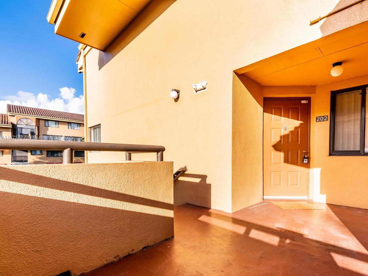 Real estate property located at 15489 Miami Lakeway N #202-3, Miami-dade, Celebration Point Condo #, Miami Lakes, FL