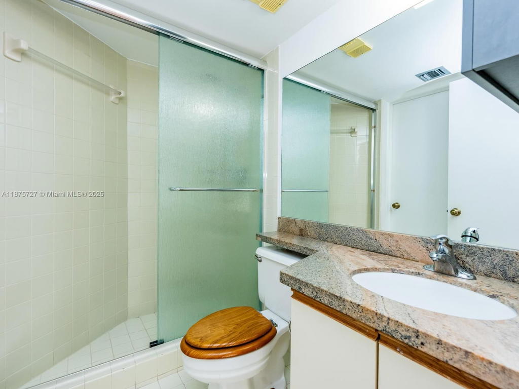 Real estate property located at 15489 Miami Lakeway N #202-3, Miami-dade, Celebration Point Condo #, Miami Lakes, FL