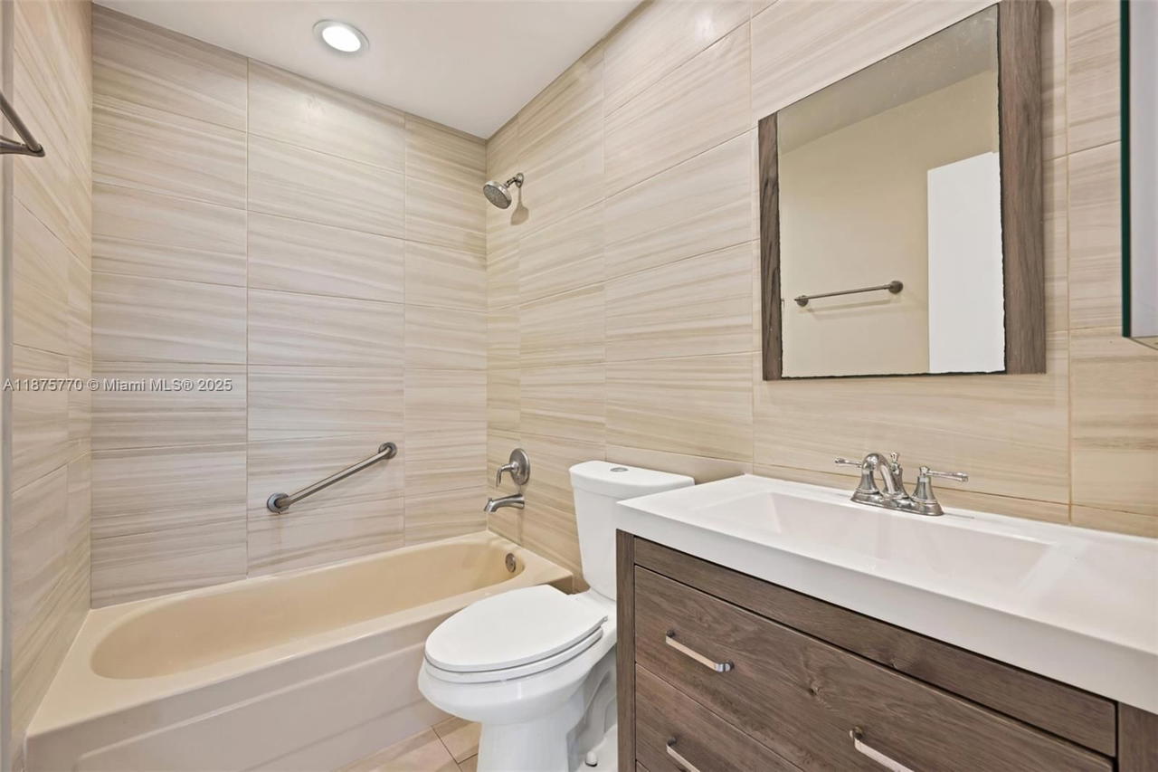 Real estate property located at 200 97th Ave, Broward, Jacaranda Parcel 608, Plantation, FL
