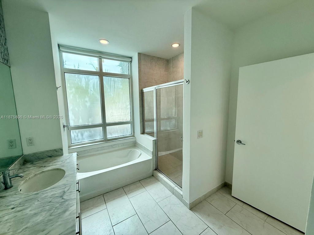 Real estate property located at 951 Brickell Ave #1010, Miami-dade, The Plaza 901 Brickell Co, Miami, FL