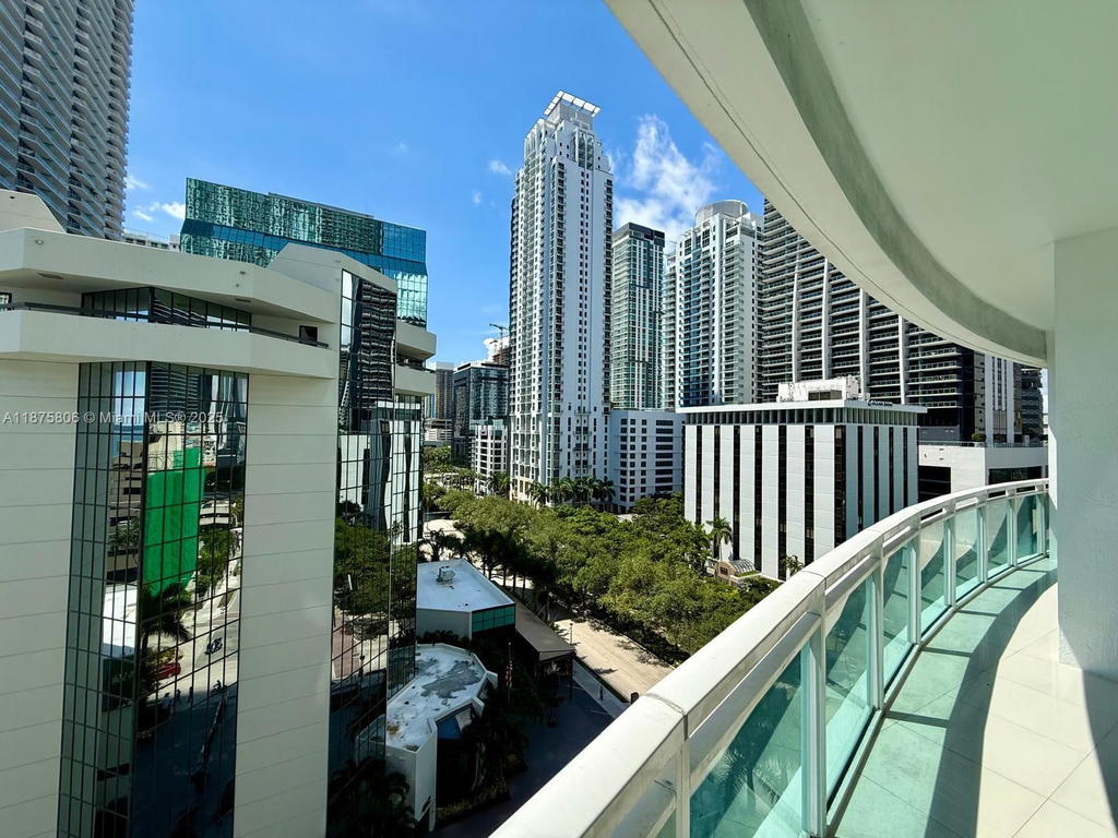 Real estate property located at 951 Brickell Ave #1010, Miami-dade, The Plaza 901 Brickell Co, Miami, FL