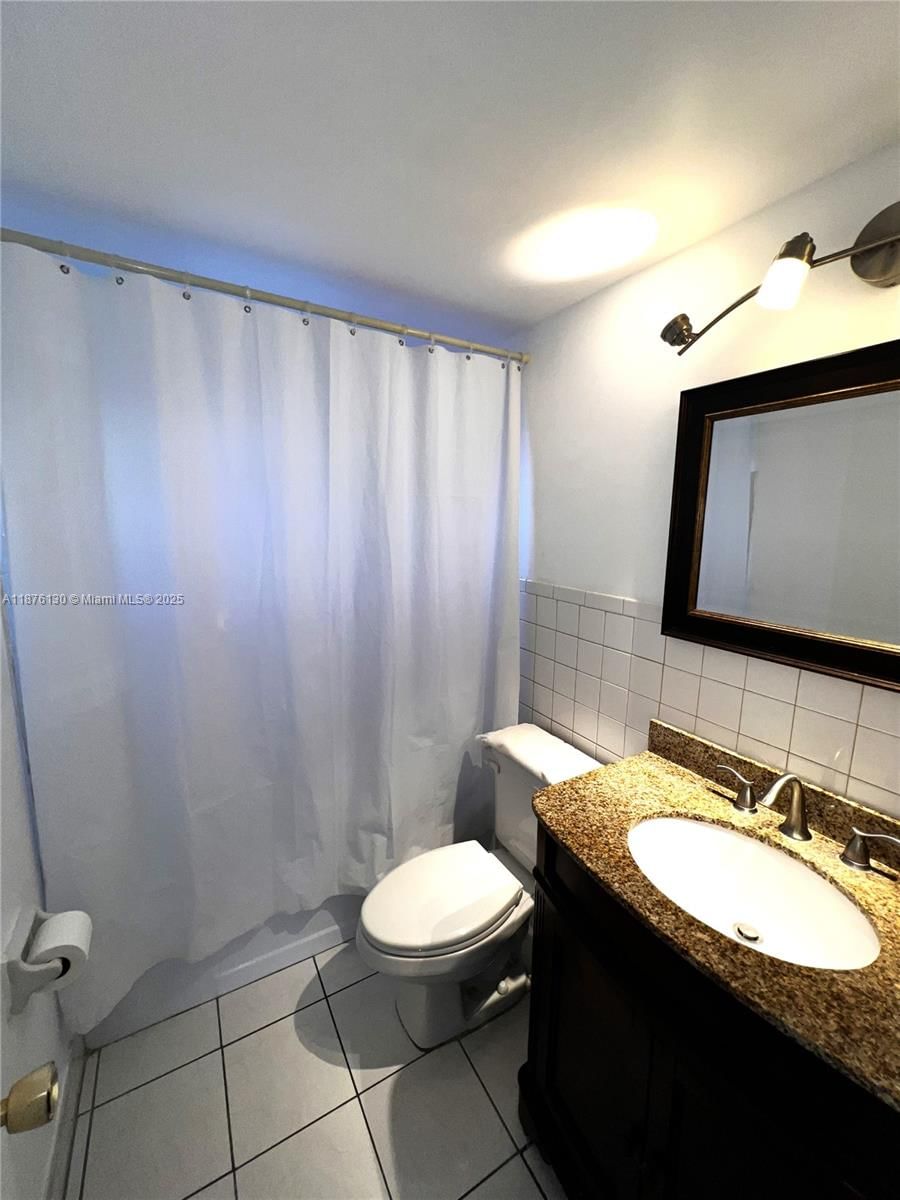 Real estate property located at 2145 Pierce St #105, Broward, Warrenton House Condo, Hollywood, FL