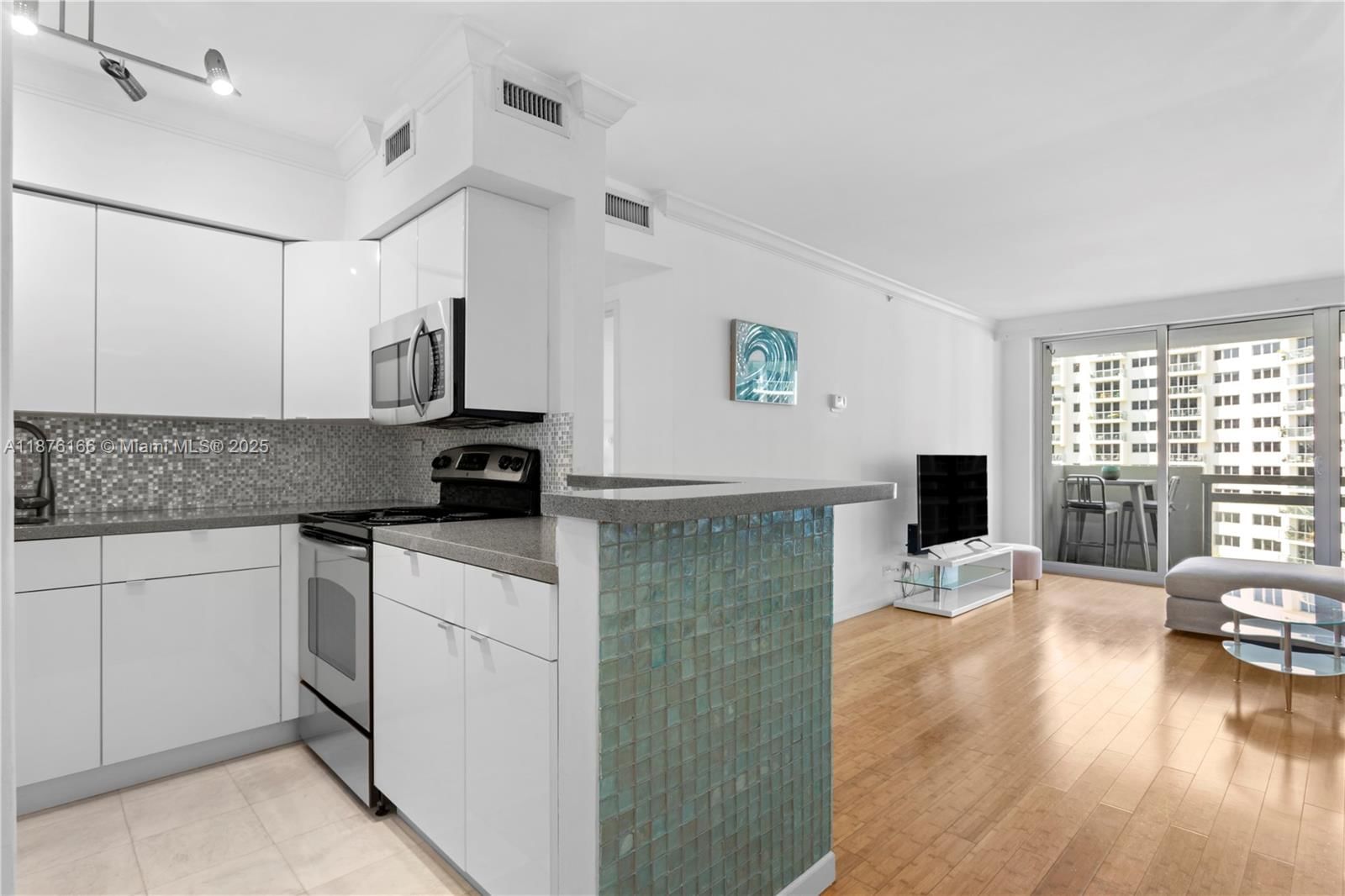 Real estate property located at 1500 Bay Rd #866S, Miami-dade, Flamingo South Beach I Co, Miami Beach, FL