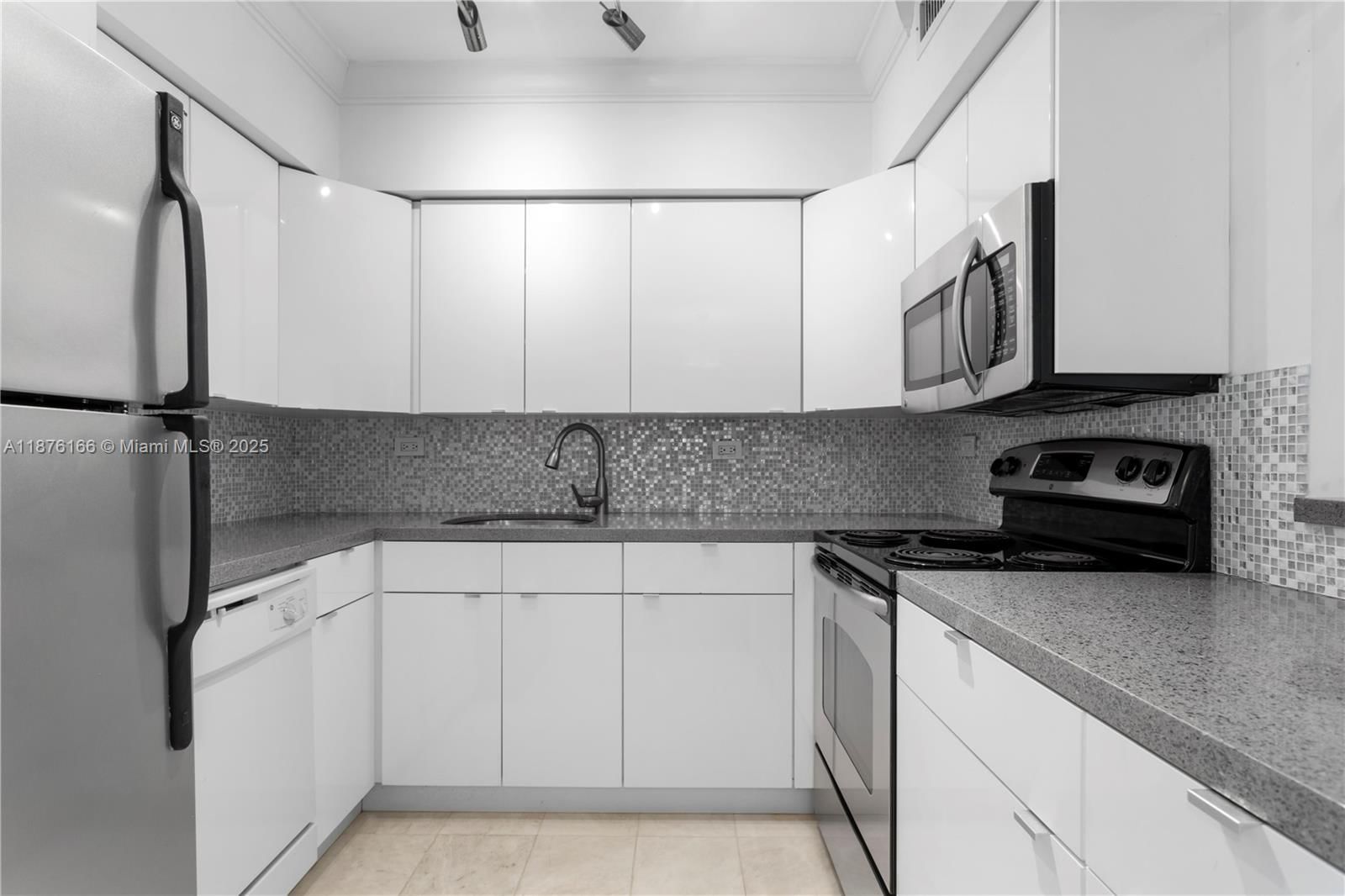 Real estate property located at 1500 Bay Rd #866S, Miami-dade, Flamingo South Beach I Co, Miami Beach, FL