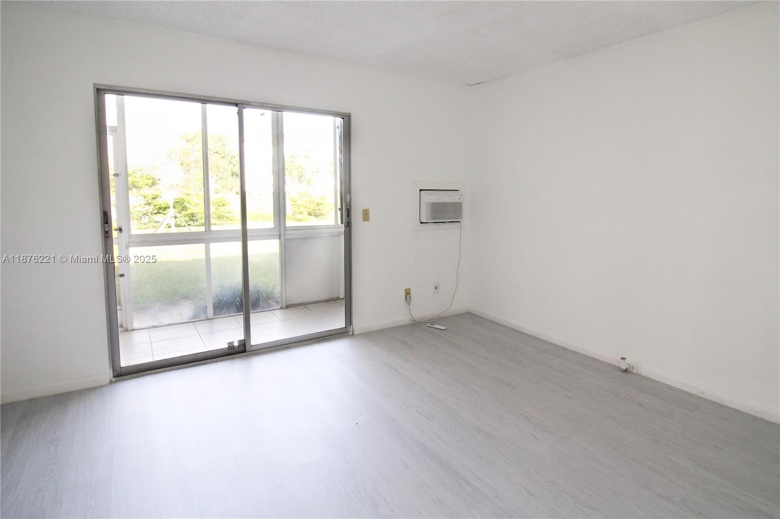 Real estate property located at 319 Newport V #319, Broward, Newport V Condo, Deerfield Beach, FL