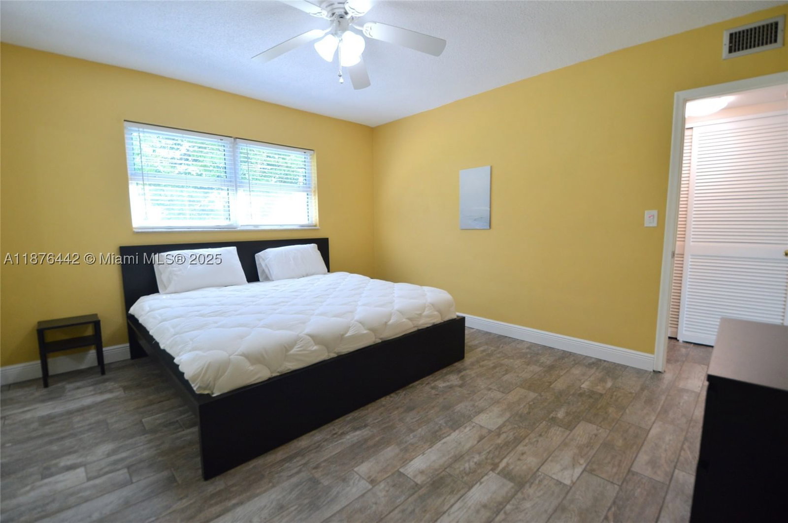 Real estate property located at 1451 12th Ct #8B, Broward, Crystal Court Manor 11 Co, Hollywood, FL