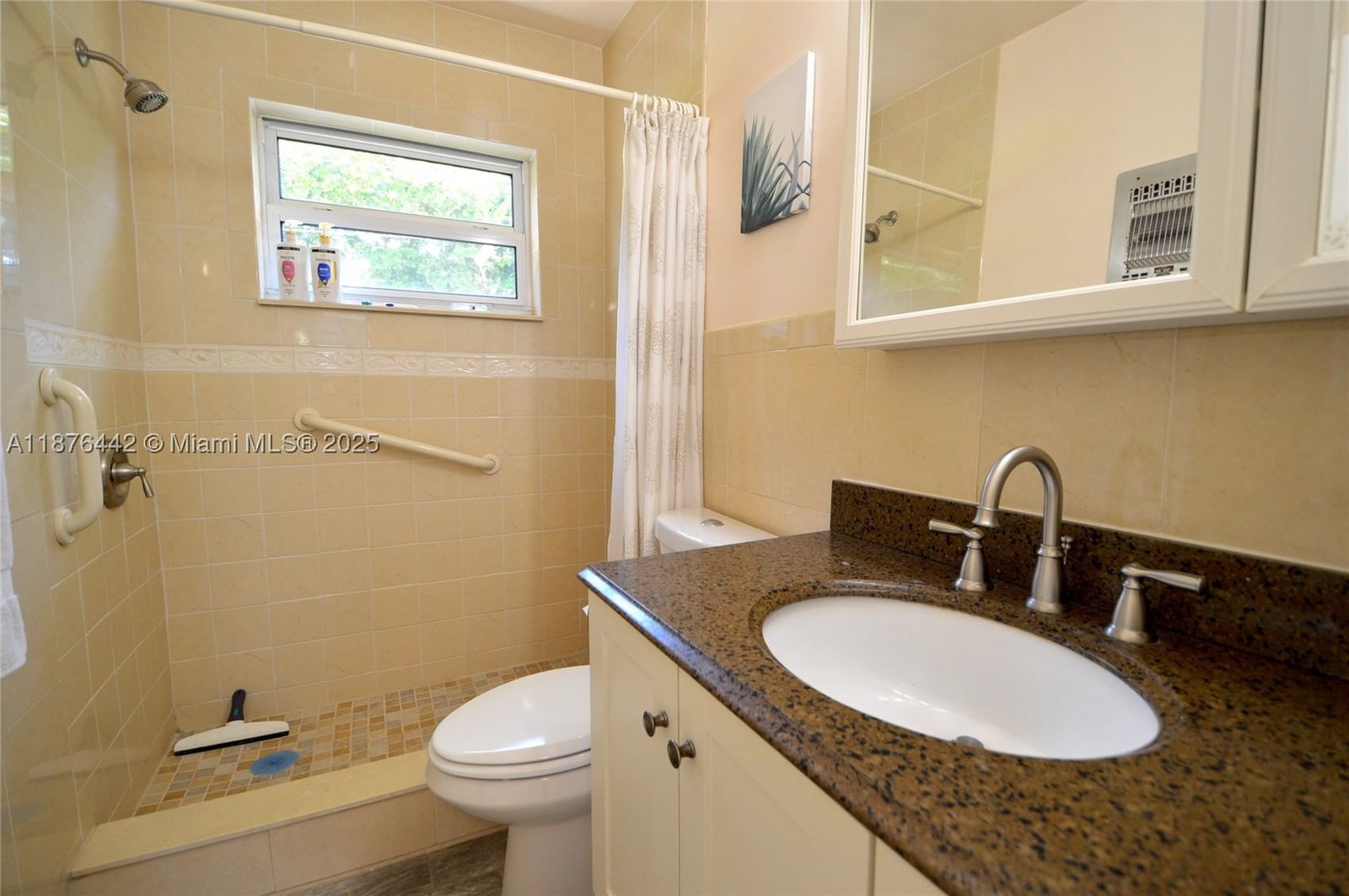 Real estate property located at 1451 12th Ct #8B, Broward, Crystal Court Manor 11 Co, Hollywood, FL
