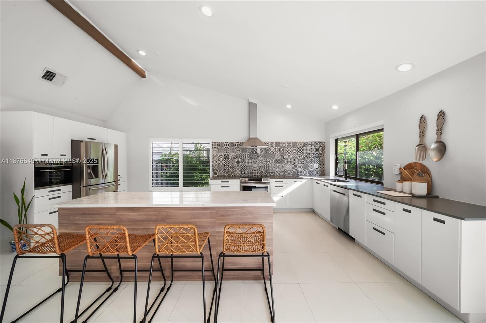 Real estate property located at 10245 131st Ct, Miami-dade, First Addn To Calusa Club, Miami, FL