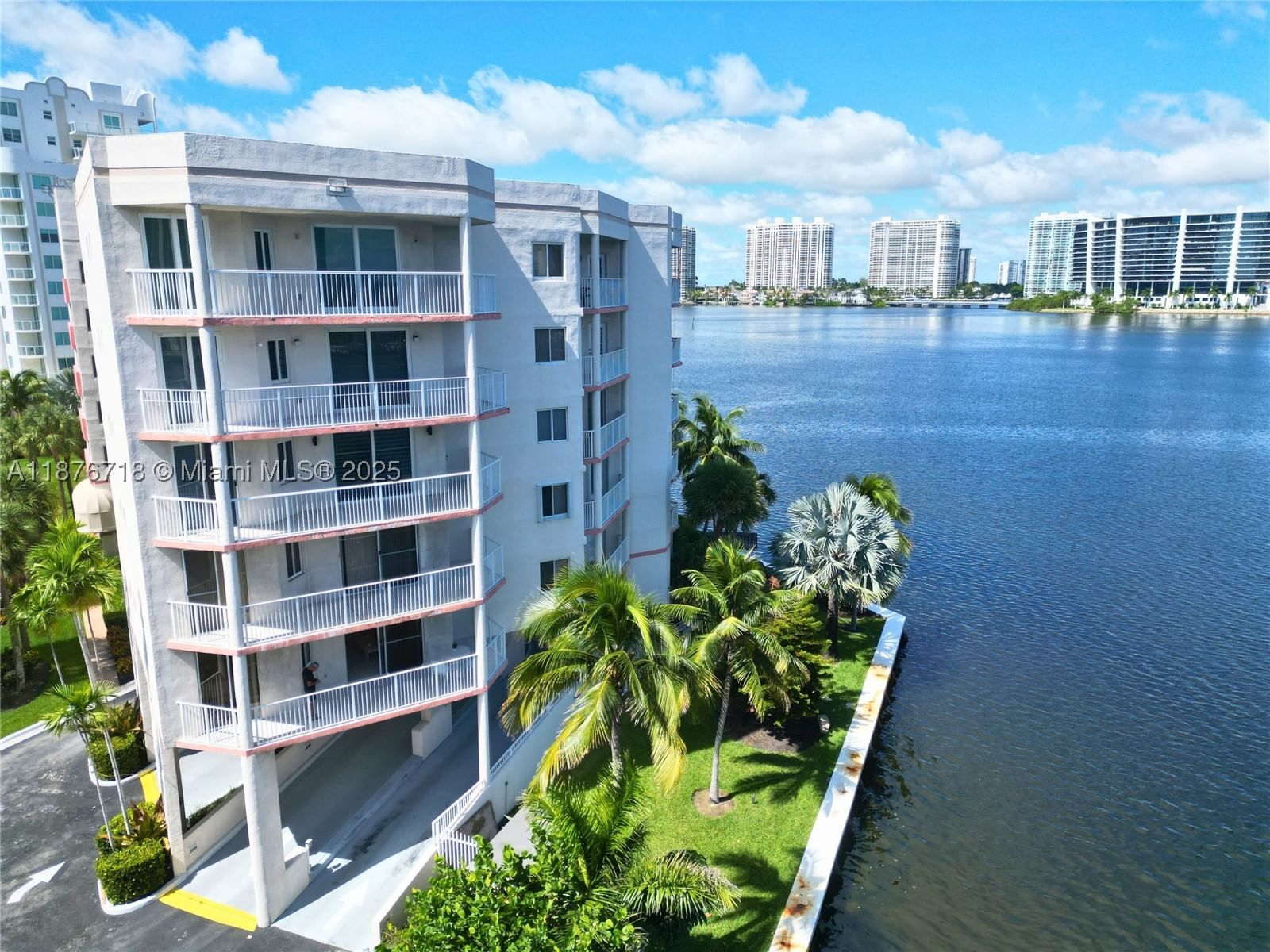 Real estate property located at 18260 Bay Rd #320, Miami-dade, Les Pelicans (the Pelican, Sunny Isles Beach, FL