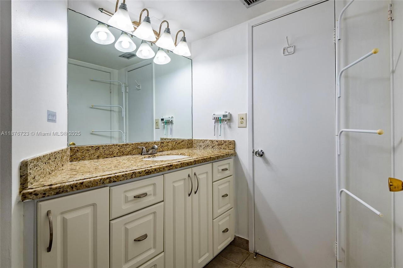 Real estate property located at 1750 191st St #708-2, Miami-dade, Jade Winds Group-daisy Ga, Miami, FL