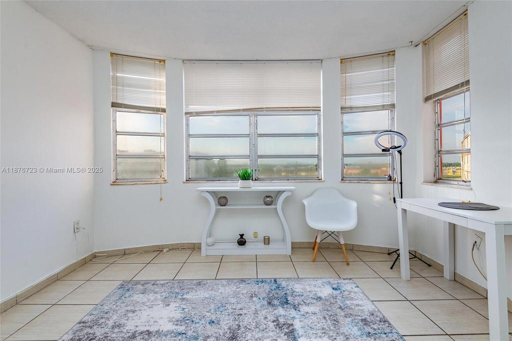 Real estate property located at 1750 191st St #708-2, Miami-dade, Jade Winds Group-daisy Ga, Miami, FL