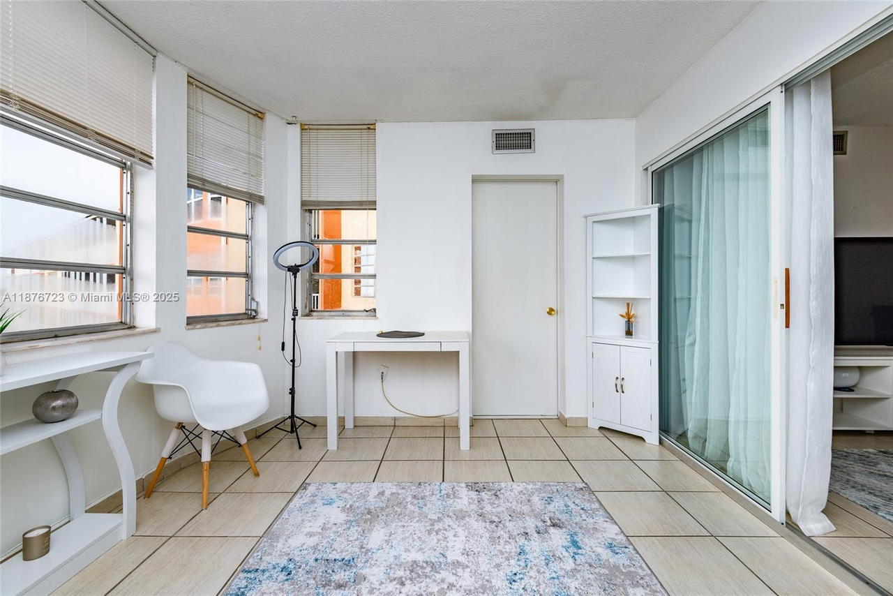Real estate property located at 1750 191st St #708-2, Miami-dade, Jade Winds Group-daisy Ga, Miami, FL