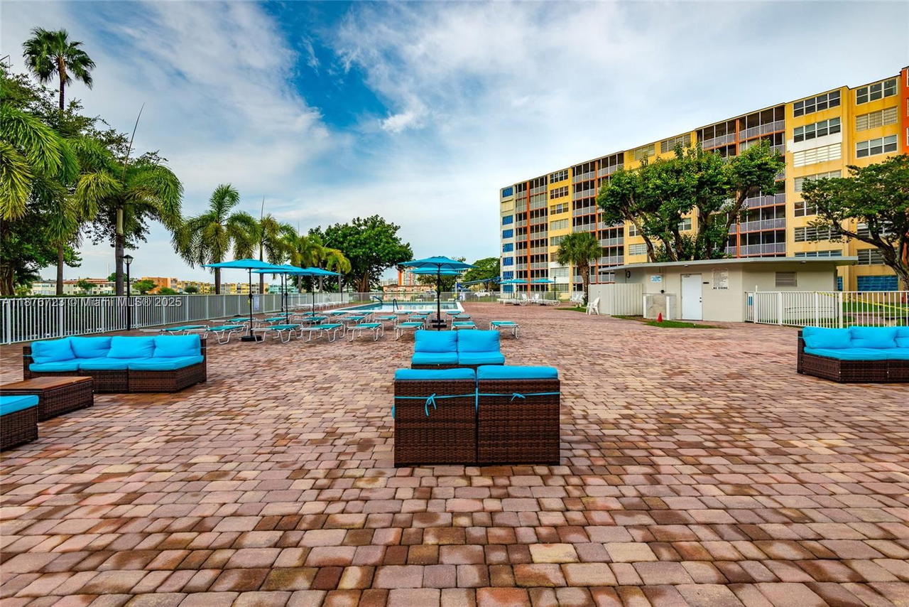 Real estate property located at 1750 191st St #708-2, Miami-dade, Jade Winds Group-daisy Ga, Miami, FL