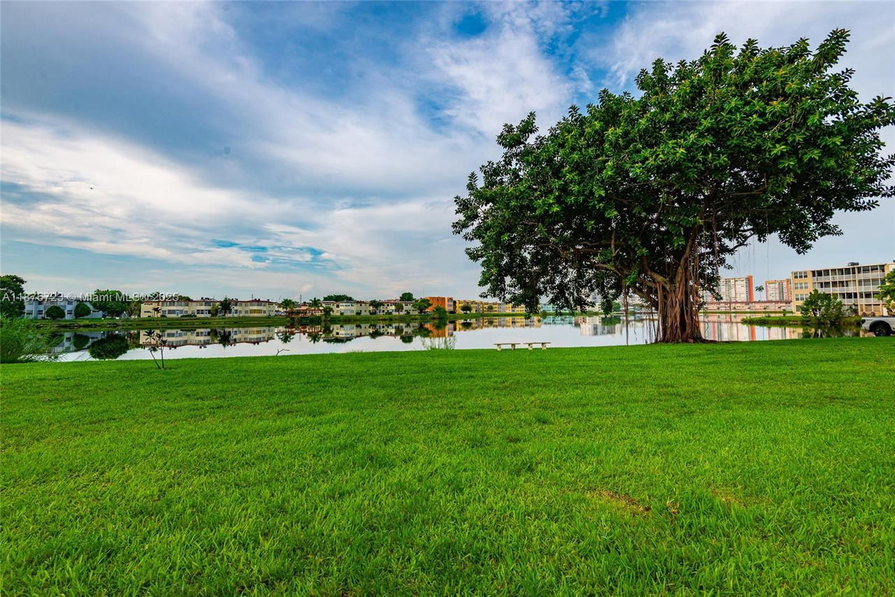 Real estate property located at 1750 191st St #708-2, Miami-dade, Jade Winds Group-daisy Ga, Miami, FL