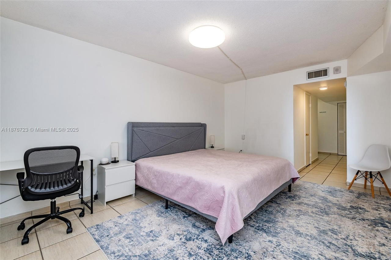 Real estate property located at 1750 191st St #708-2, Miami-dade, Jade Winds Group-daisy Ga, Miami, FL