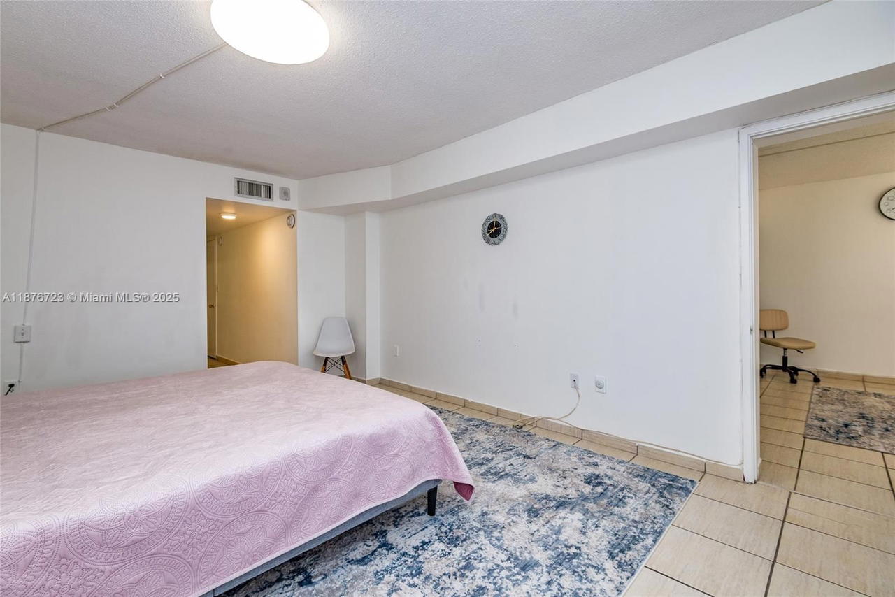 Real estate property located at 1750 191st St #708-2, Miami-dade, Jade Winds Group-daisy Ga, Miami, FL