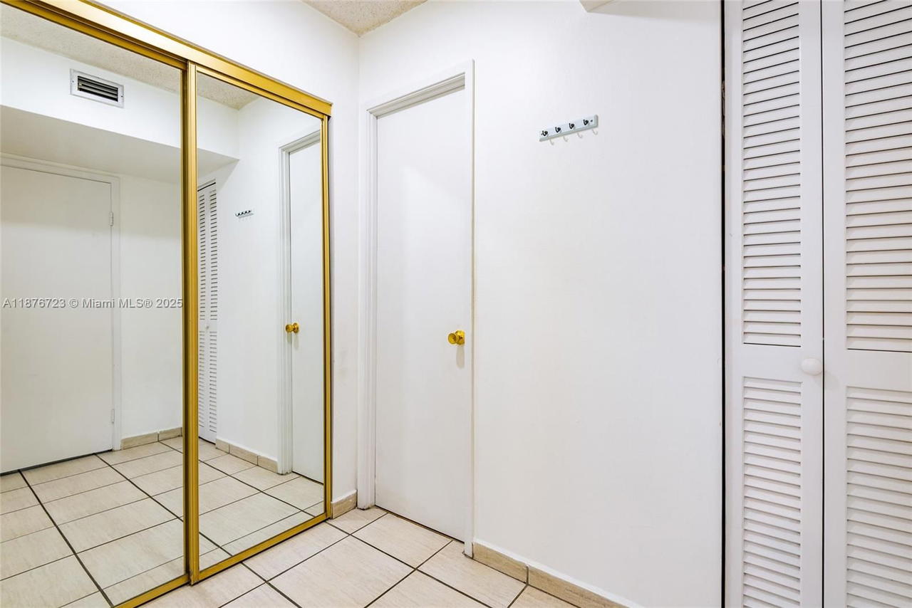 Real estate property located at 1750 191st St #708-2, Miami-dade, Jade Winds Group-daisy Ga, Miami, FL