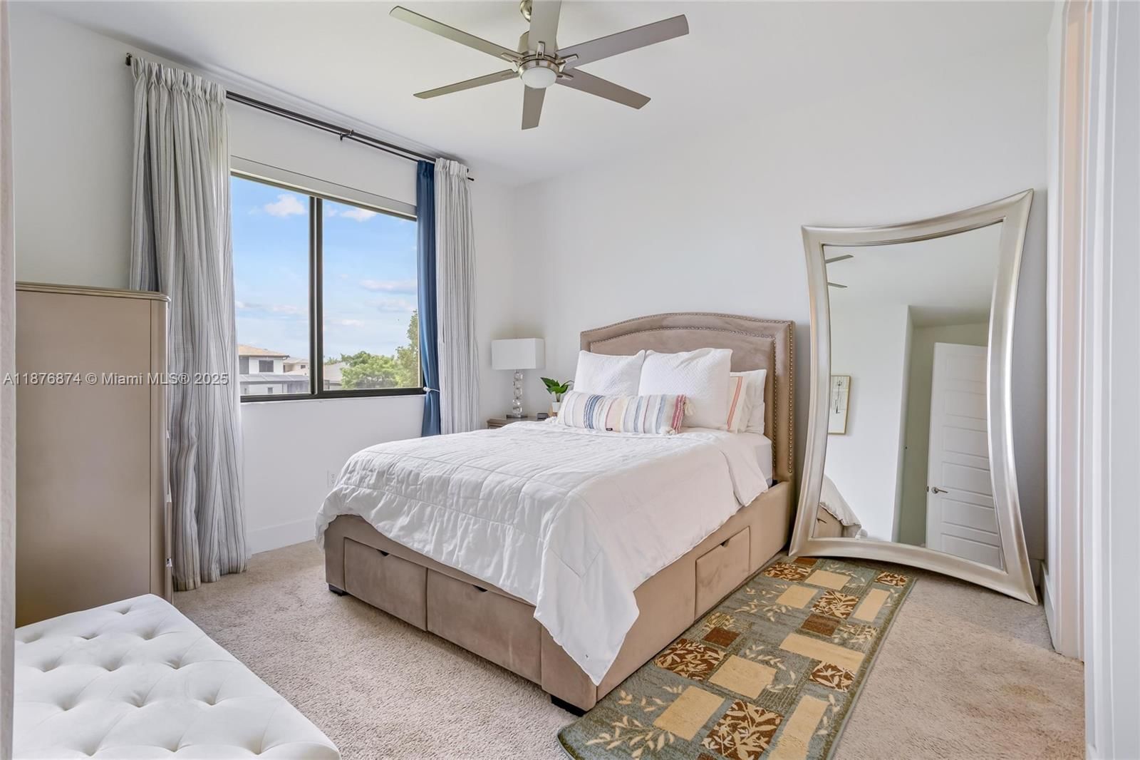 Real estate property located at 10470 Lago Vista Cir, Broward, Cascata At Miralago, Parkland, FL