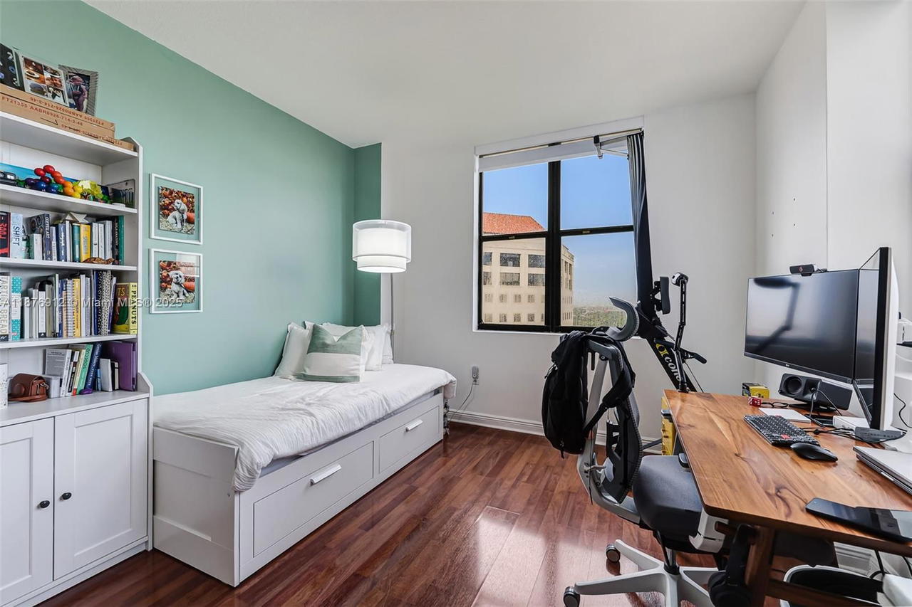 Real estate property located at 888 Douglas Rd #1117, Miami-dade, Puerta De Palmas Condo, Coral Gables, FL