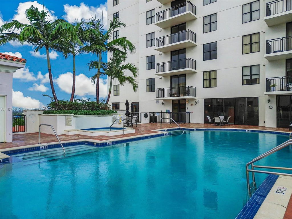 Real estate property located at 888 Douglas Rd #1117, Miami-dade, Puerta De Palmas Condo, Coral Gables, FL
