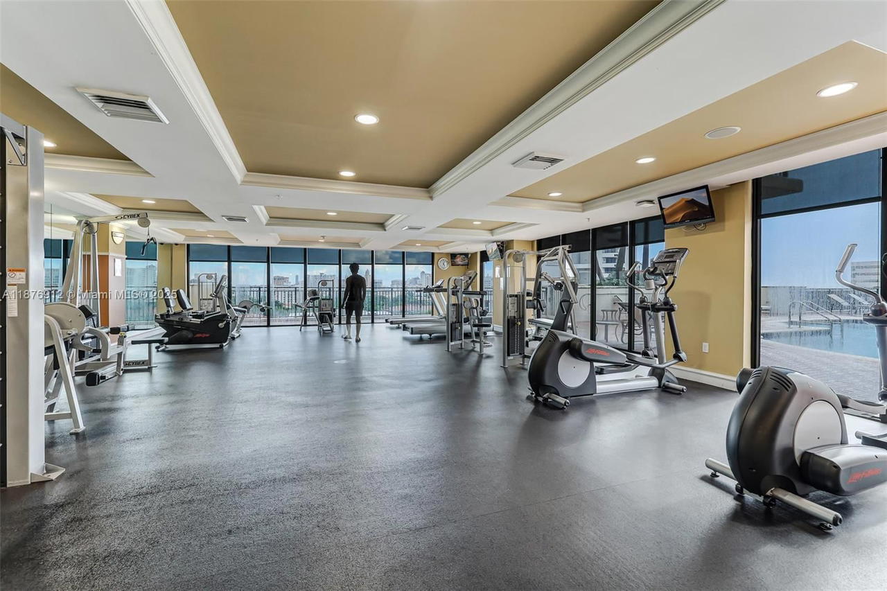 Real estate property located at 888 Douglas Rd #1117, Miami-dade, Puerta De Palmas Condo, Coral Gables, FL