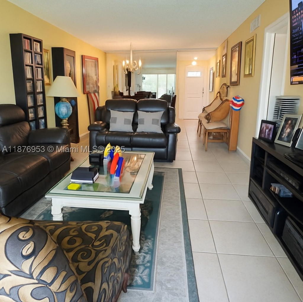 Real estate property located at 671 Hollybrook Dr #302, Broward, Hollybrook Golf And, Pembroke Pines, FL