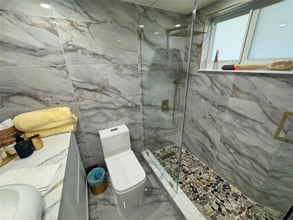 Real estate property located at 7904 West Dr #903, Miami-dade, Bayshore Yacht & Tennis C, North Bay Village, FL