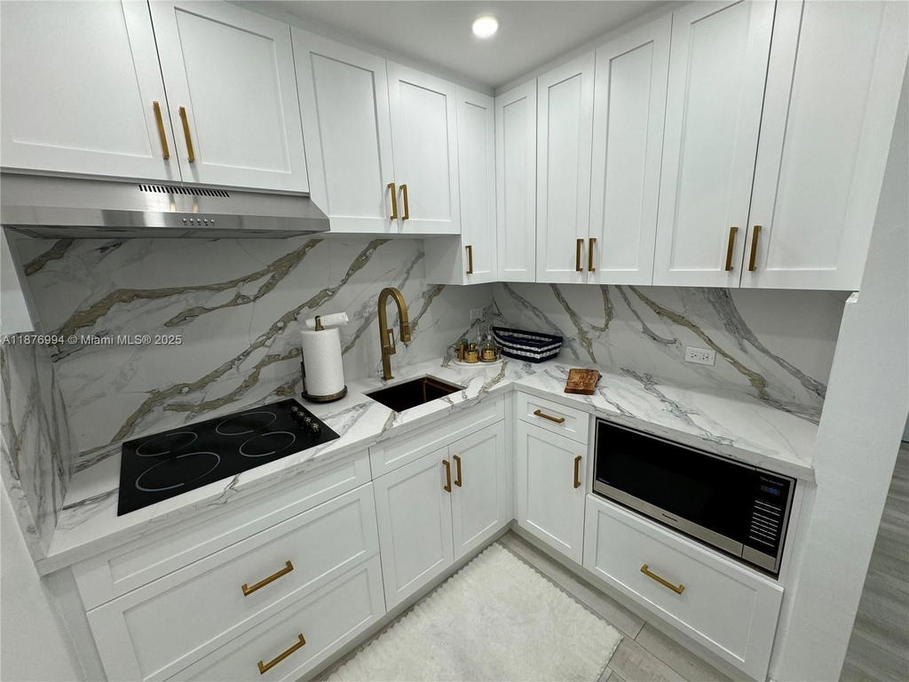 Real estate property located at 7904 West Dr #903, Miami-dade, Bayshore Yacht & Tennis C, North Bay Village, FL