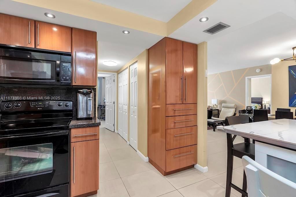 Real estate property located at 251 174th St #708, Miami-dade, Winston Towers 200, Sunny Isles Beach, FL