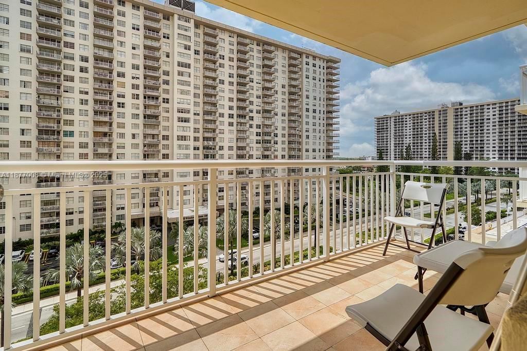 Real estate property located at 251 174th St #708, Miami-dade, Winston Towers 200, Sunny Isles Beach, FL